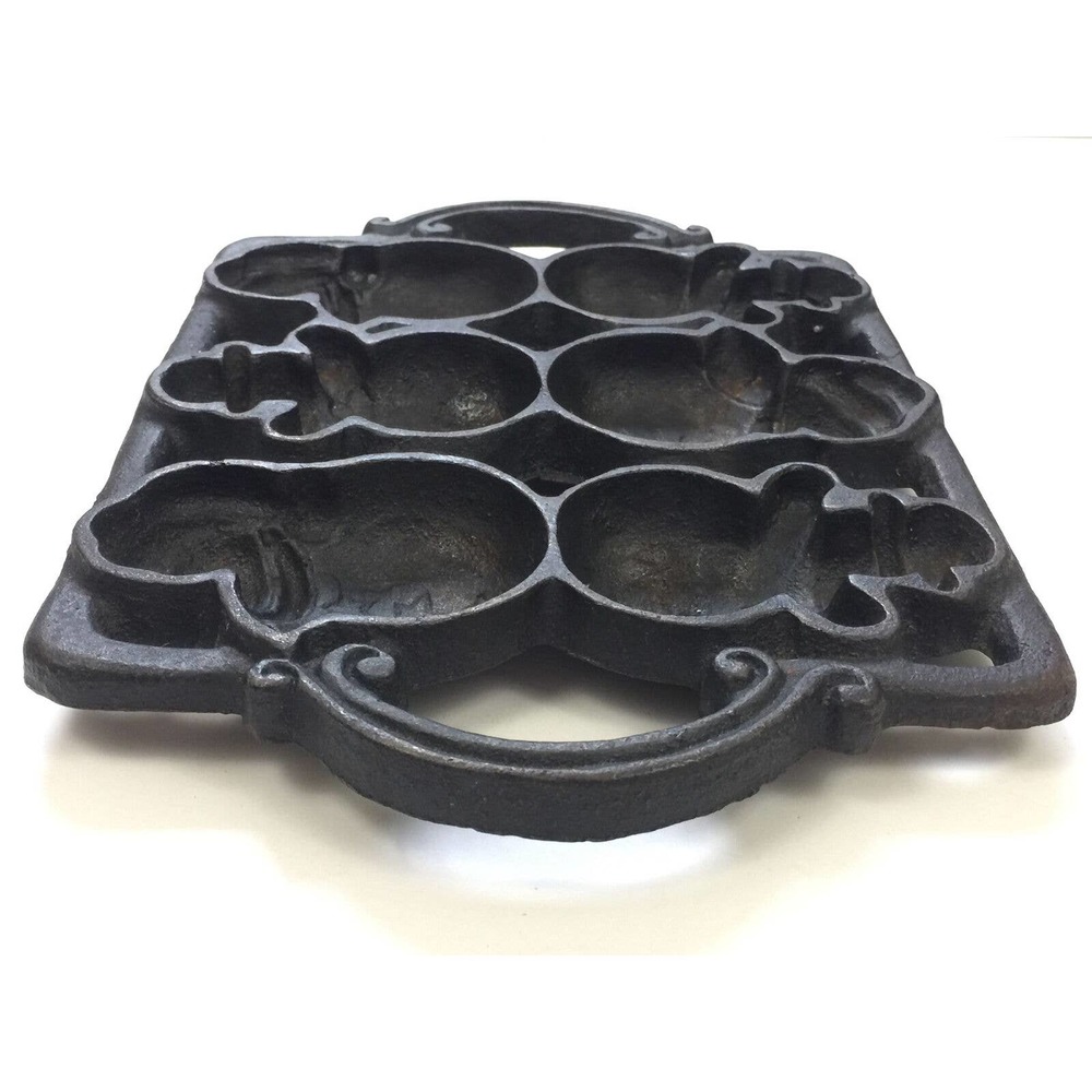 Vintage Cast Iron Snowman Mold Baking Pan Cookie Muffin Corn Bread Jello Crafts